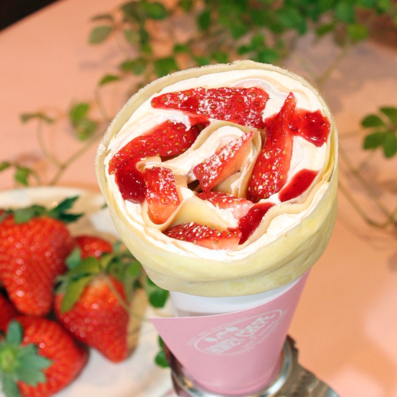 ふらの産いちごのスイーツは「ばすすとっぷ」！