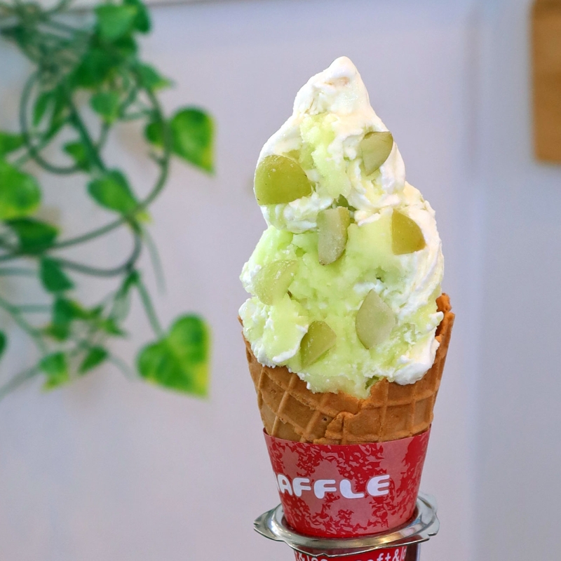 旬の果物を使ったアイスは「ばすすとっぷ」！