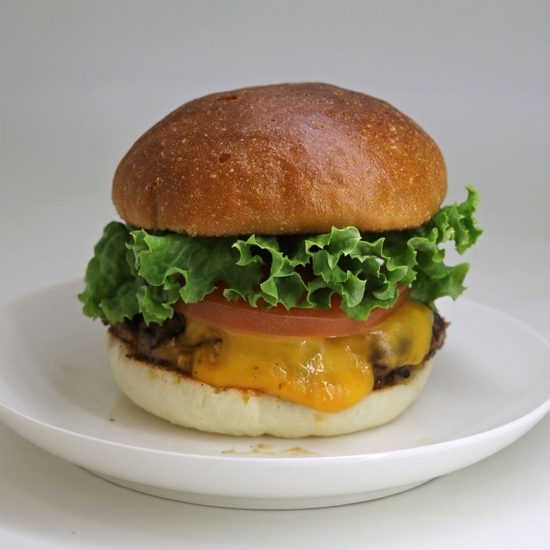 ふらの和牛ハンバーガーは「ぷちぷちバーガー」