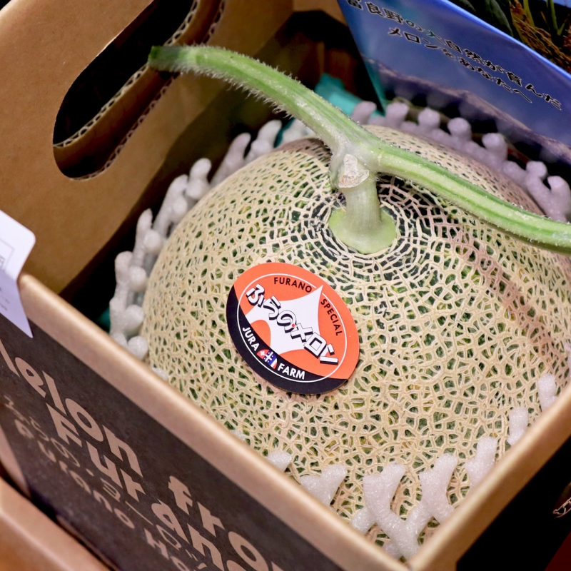 メロンやアスパラ、いちごなど旬の野菜は農産物直売所オガール